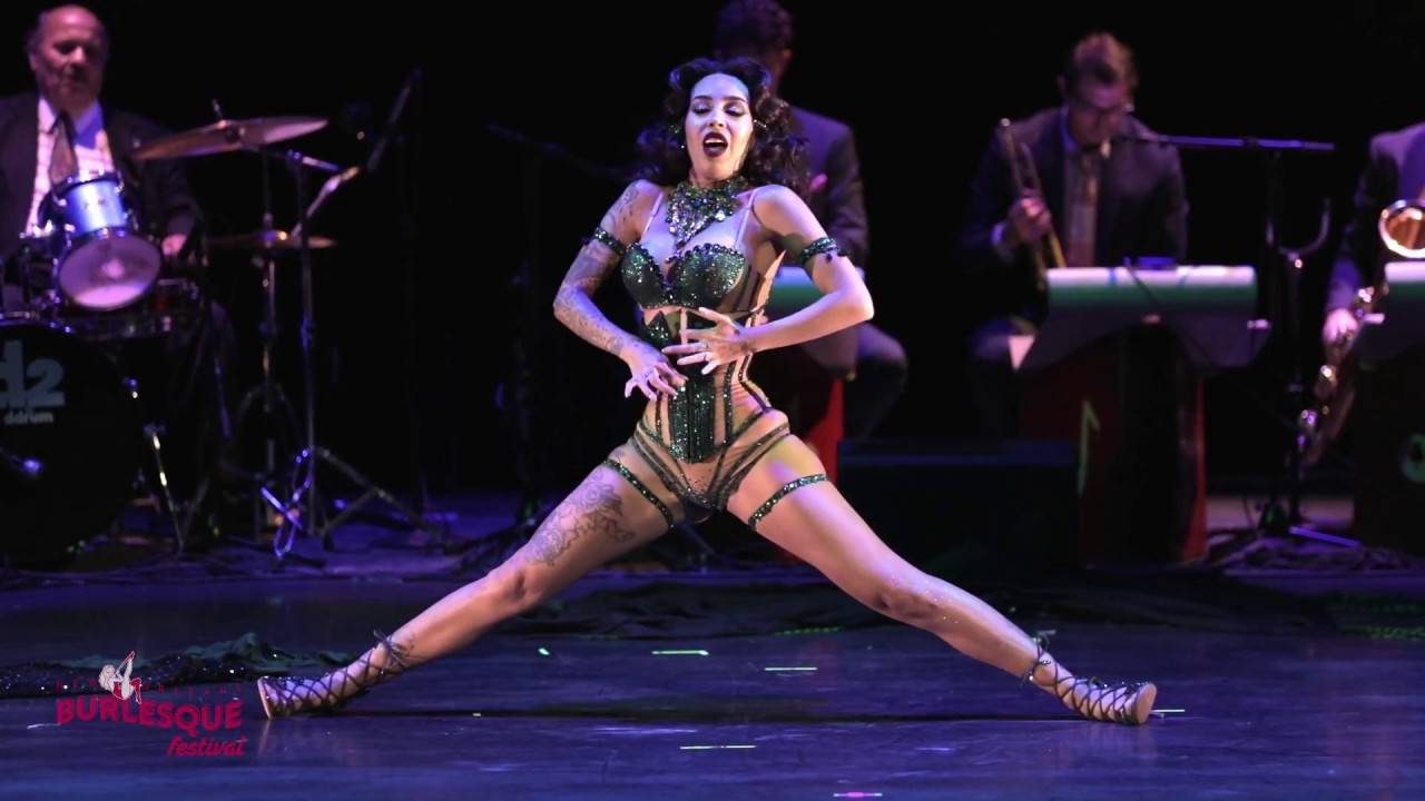 Big Girl Burlesque, a body-positive Columbus burlesque troupe, is